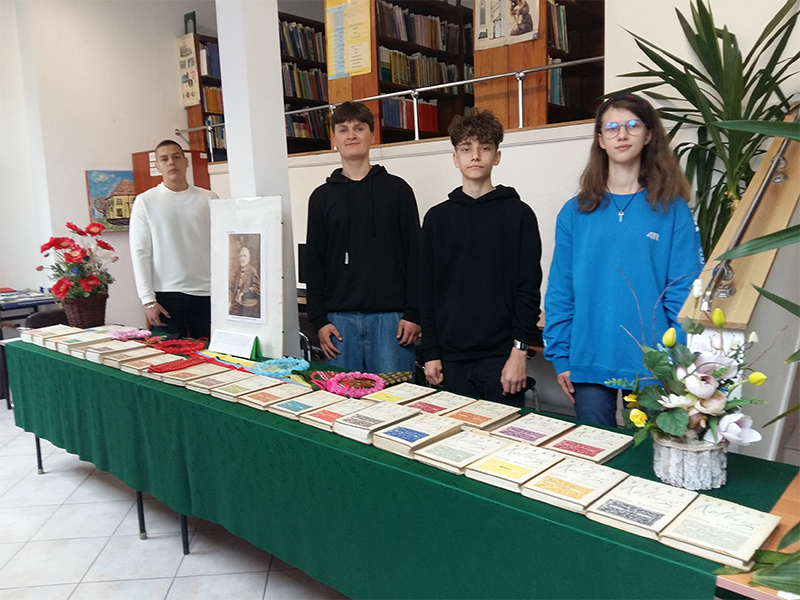 czerwiec w bibliotece 800